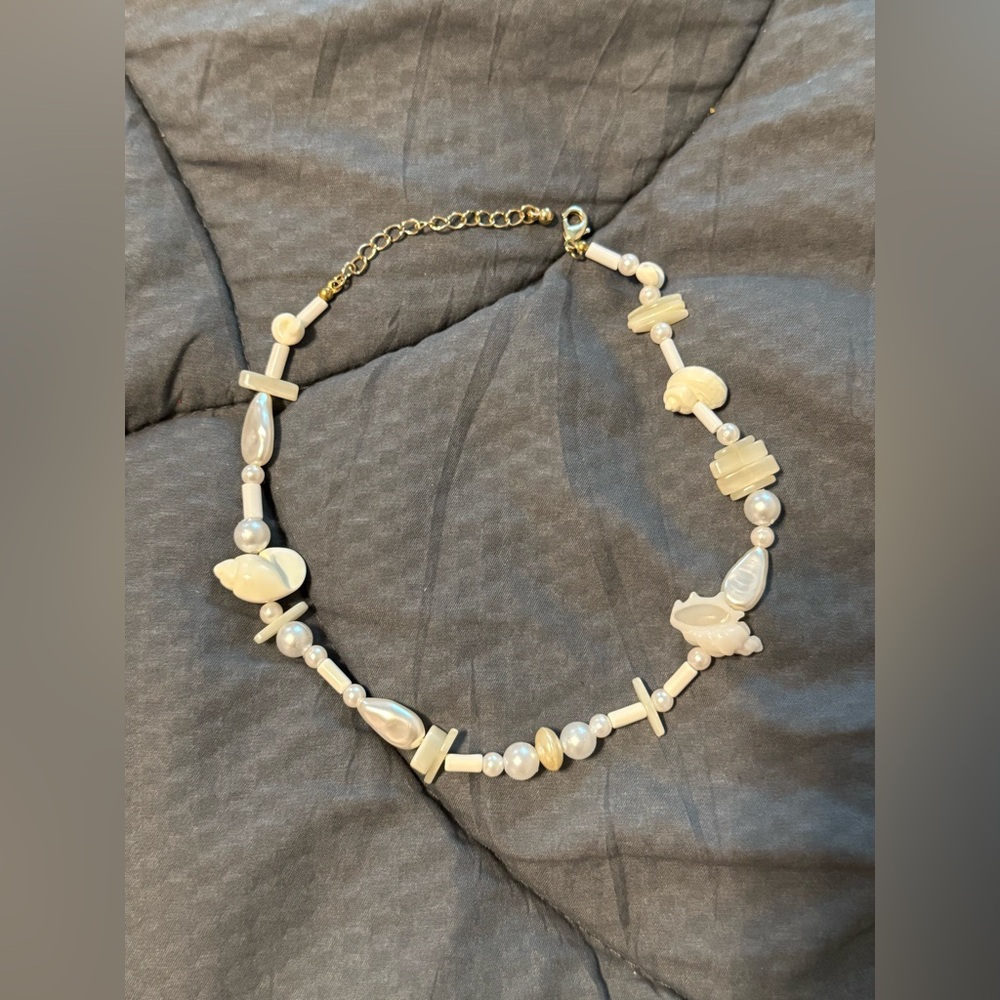 Plastic Cream Shell Beaded Necklace - never worn - good conditions